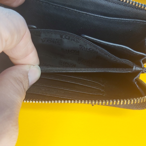 Michael Kors Signature Black Patern Leather Wallet - Picture 3 of 3